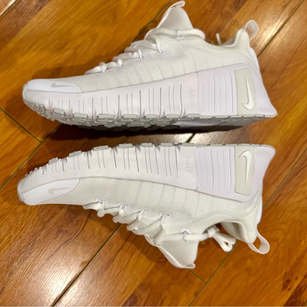 Nike Women’s Free Metcon 6 - size 6 - All White